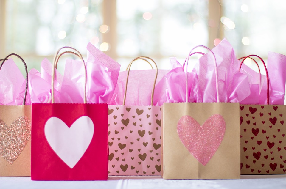 Bolsas De compras por Madrid. Bolsas de regalo