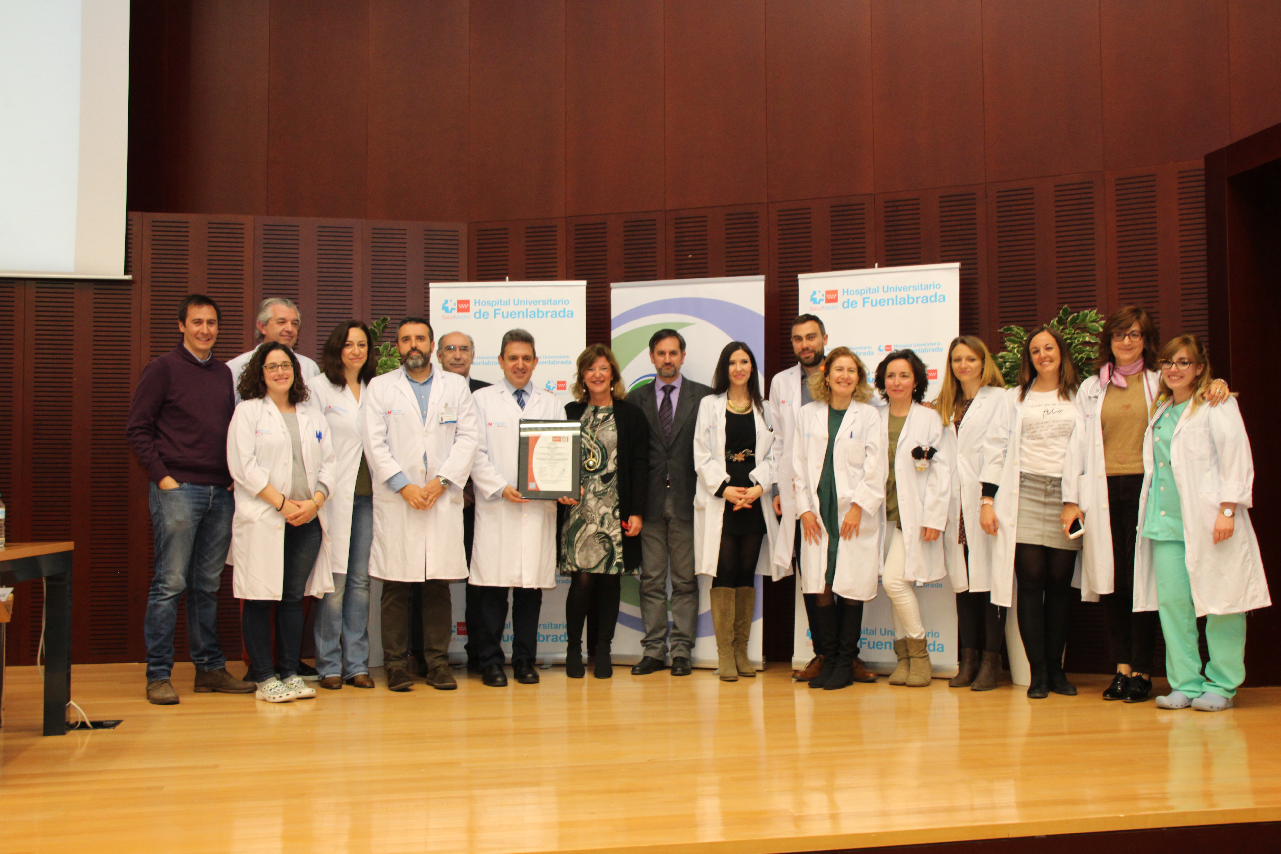 Entrega de la Acreditacion en el salon de actos de H. Fuenlabrada