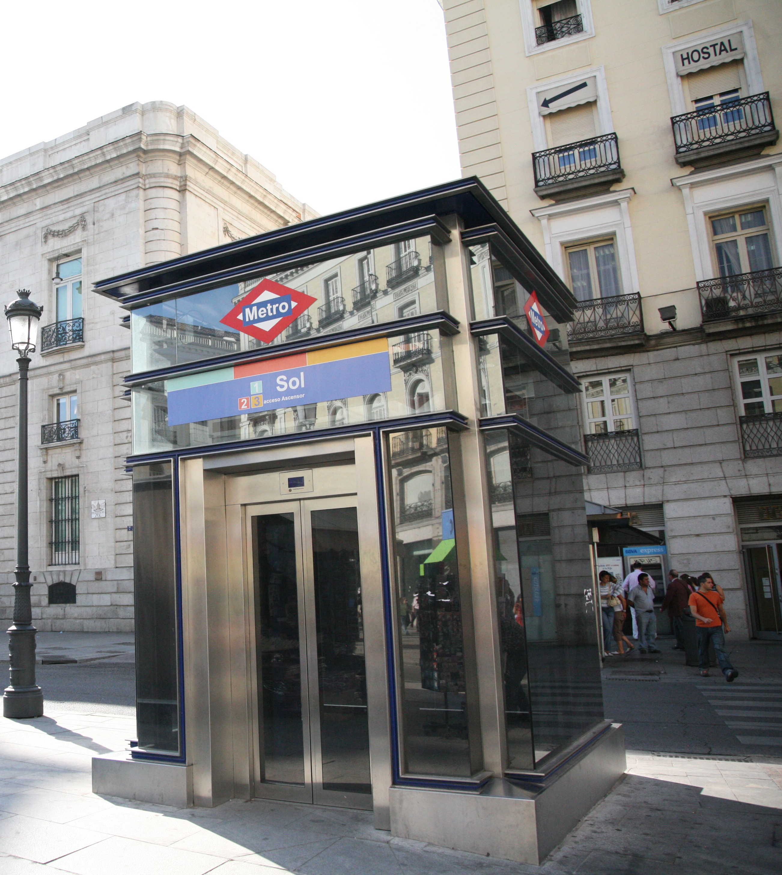 Ascensor de Metro en la Puerta del Sol Ascensor de Metro en la Puerta del Sol