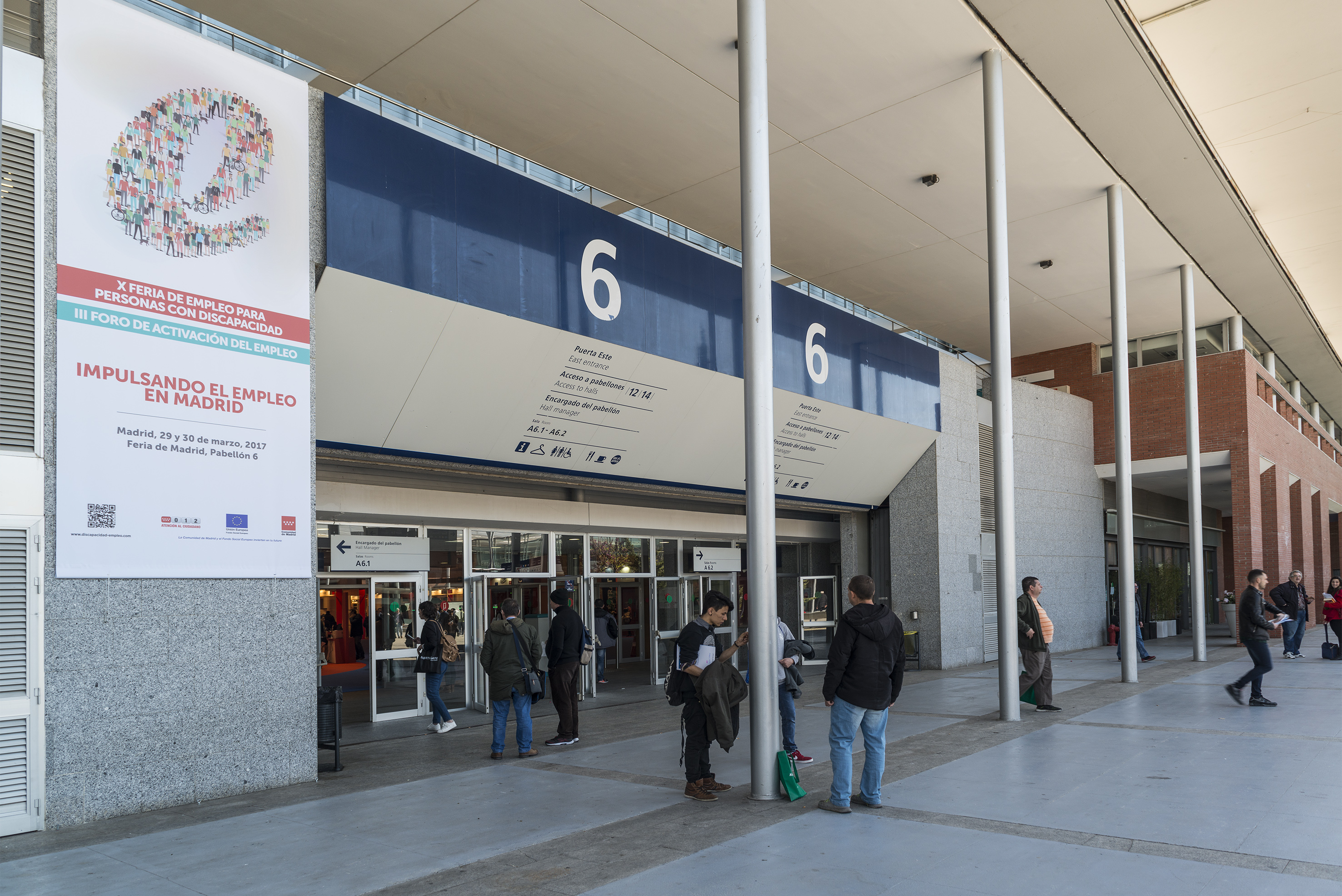 Mostradores de entrada hall principal de IFEMA Madrid Mostradores de la entrada hall principal de IFEMA Madrid