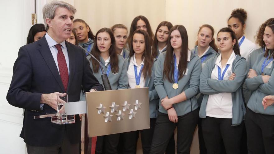 Garrido homenajea a la selección española femenina de fútbol Sub-17, campeona del mundo Garrido homenajea a la selección española femenina de fútbol Sub-17, campeona del mundo