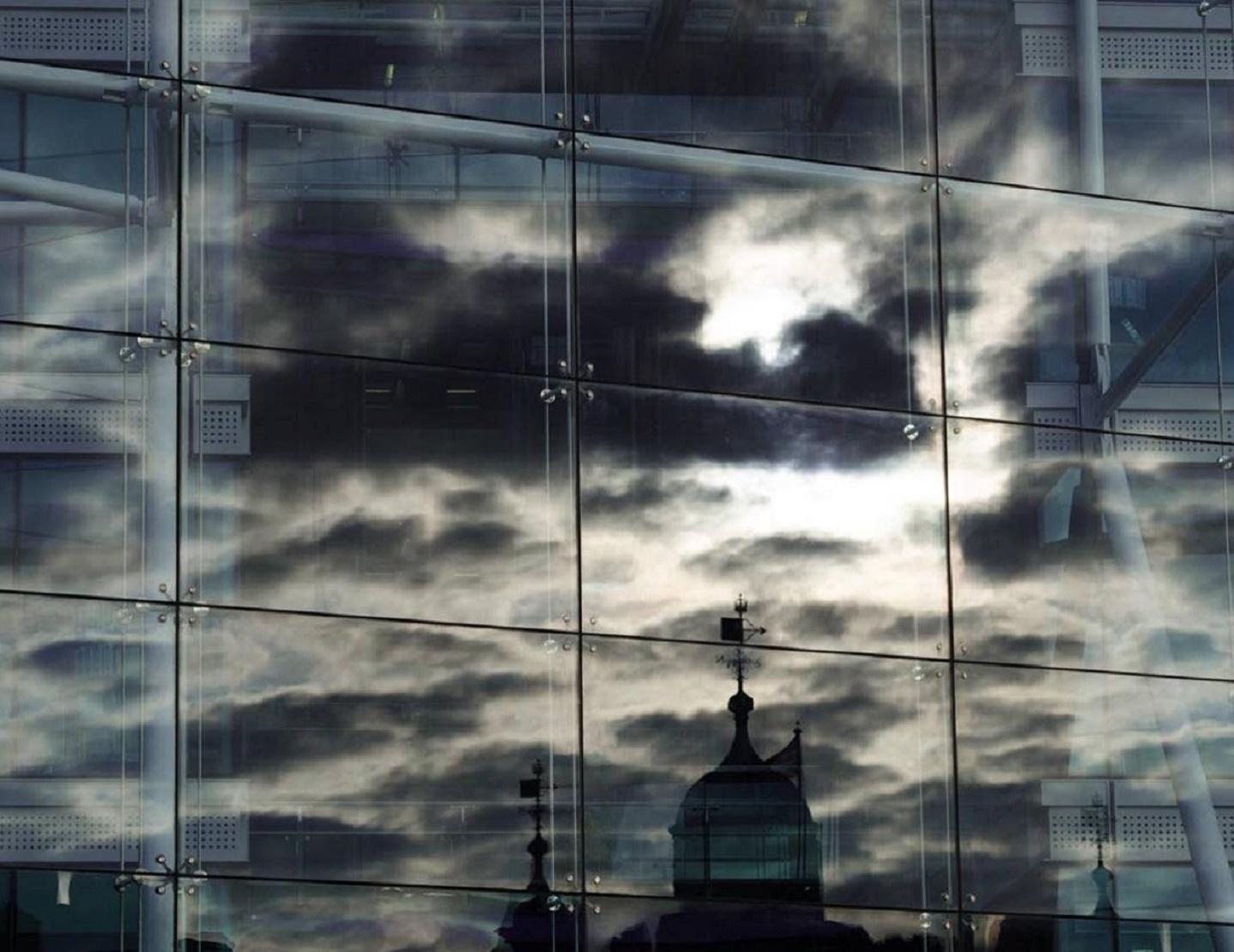 Reflejo en un edificio Imagen de un reflejo en un edificio