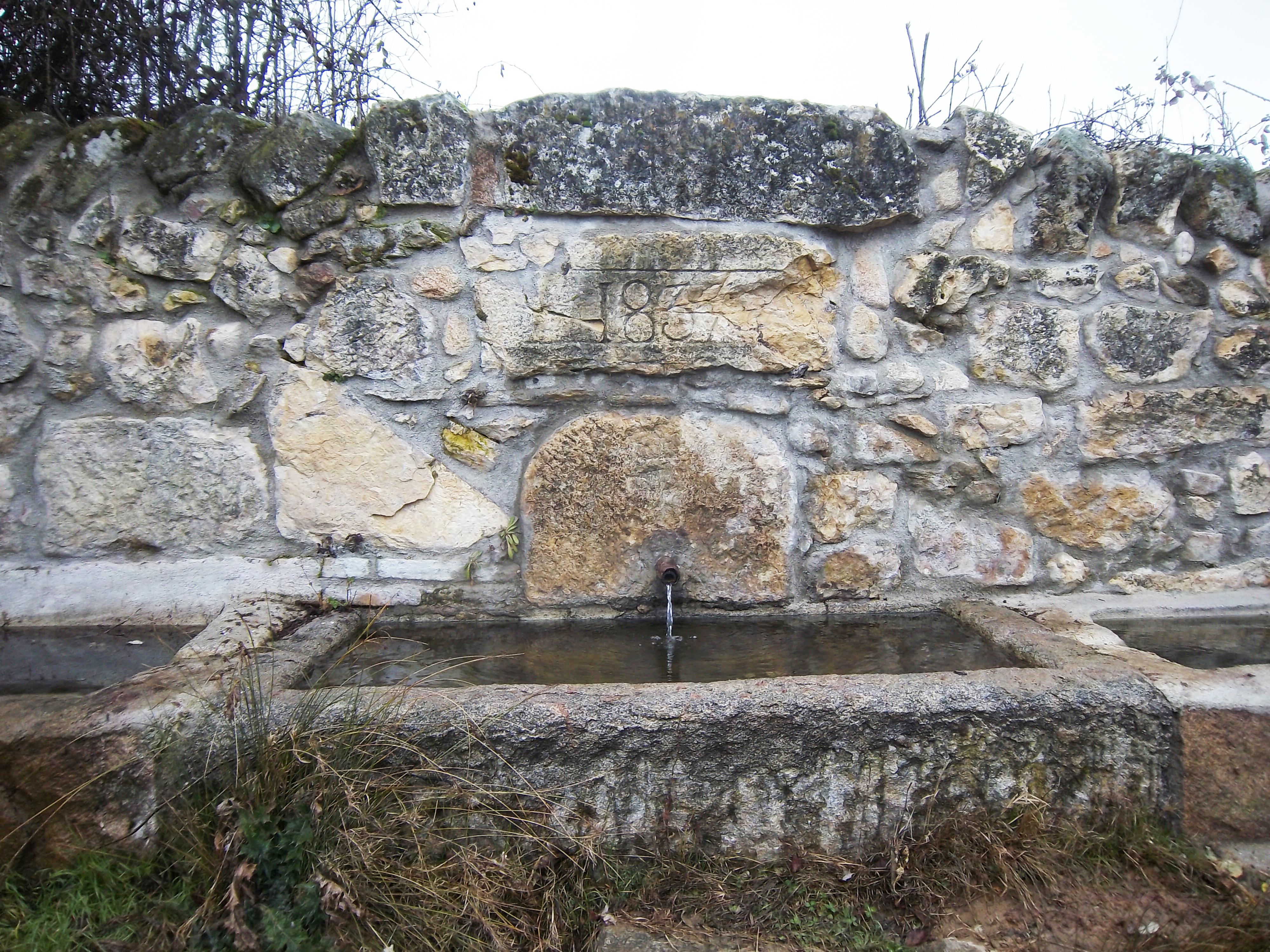 Abrevadero en "La Colada de la Malacuera" en El Caño Linares (El Vellón) Abrevadero del Vellón-Catalogo VP