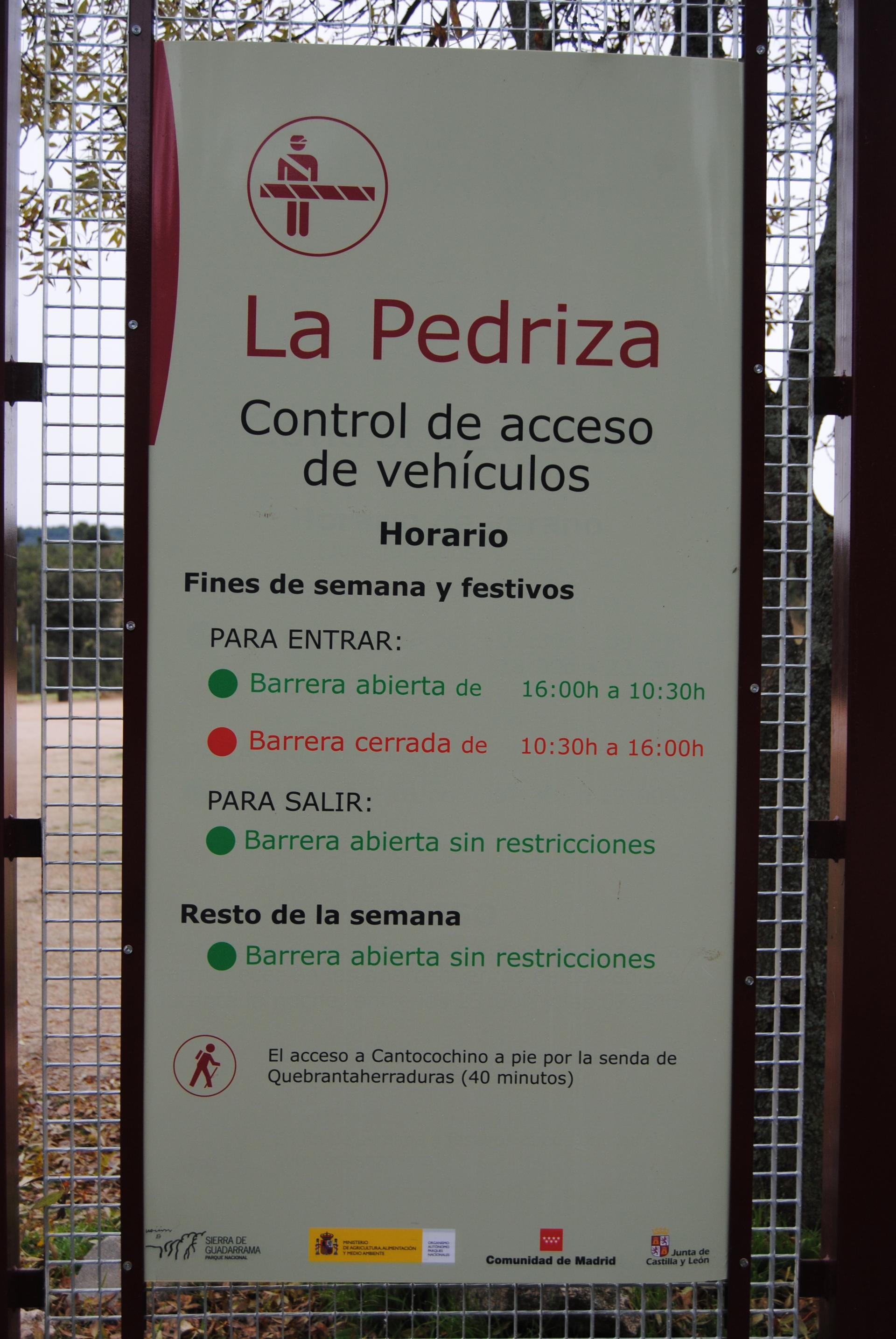 Parque Nacional de la Sierra de Guadarrama. Cartel acceso a La Pedriza Parque Nacional de la Sierra de Guadarrama. Cartel acceso a La Pedriza