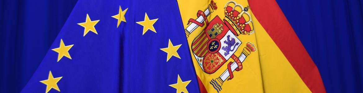 Imagen con las banderas de la Unión Europea y de España Concursos sobre la Unión Europea