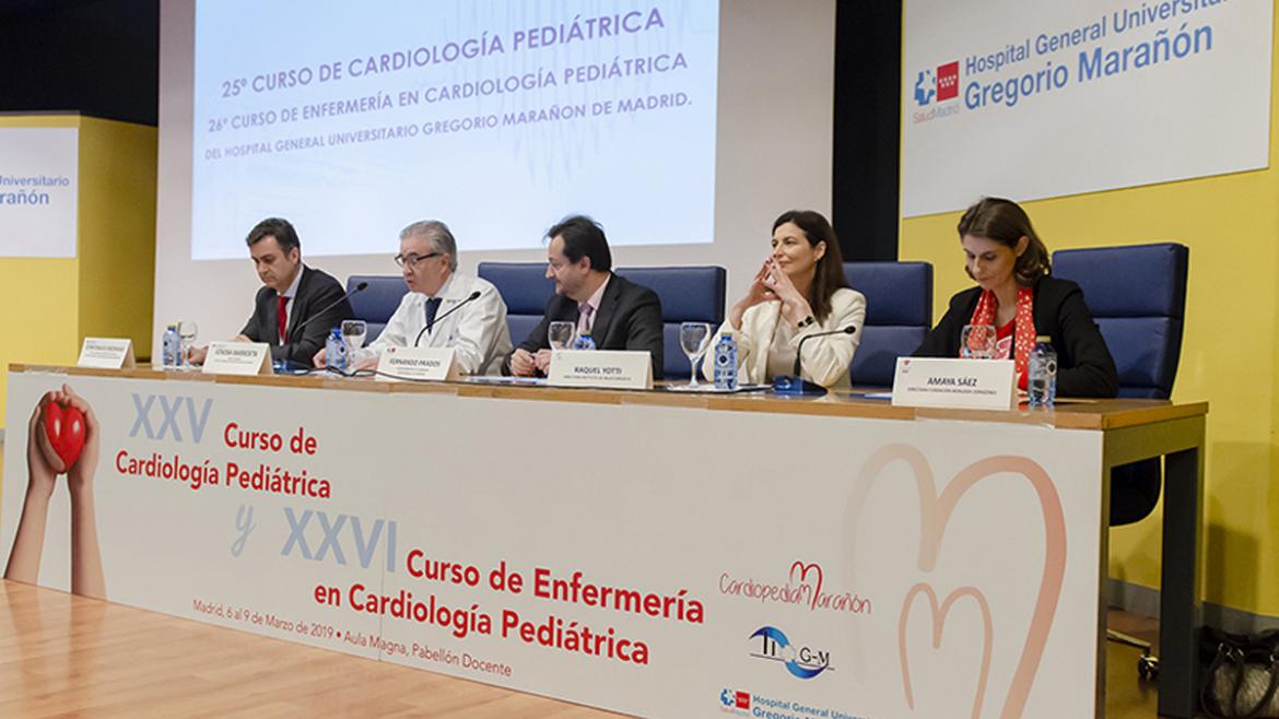 El Hospital Gregorio Marañón reúne a 400 especialistas en Cardiología Pediátrica Mesa de ponentes del 25 curso de cardiología pediatrica en el Hospital Gregorio Marañón