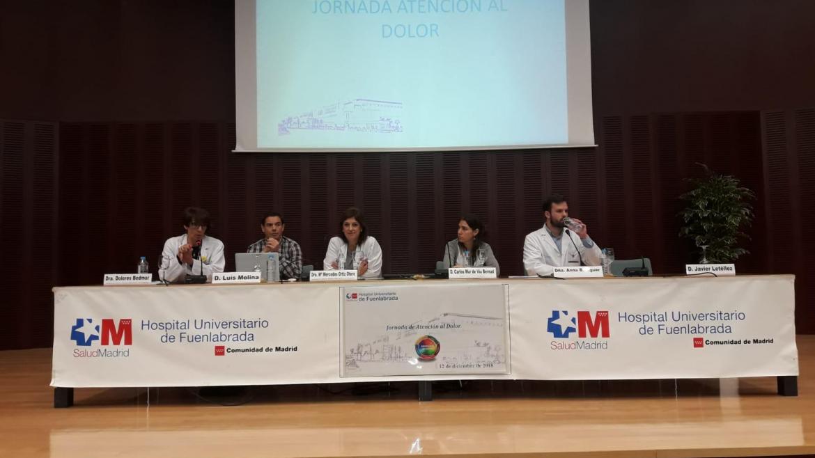 Jornada sobre el dolor y su manejo para pacientes y familiares Mesa de debate en el Hospital de Fuenlabrada