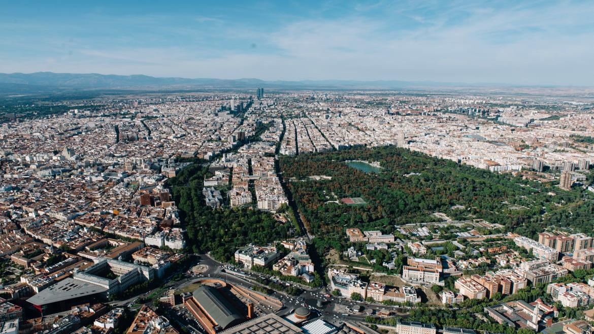 Vista aérea de Madrid Vista aérea de Madrid con el parque de El Retiro en medio