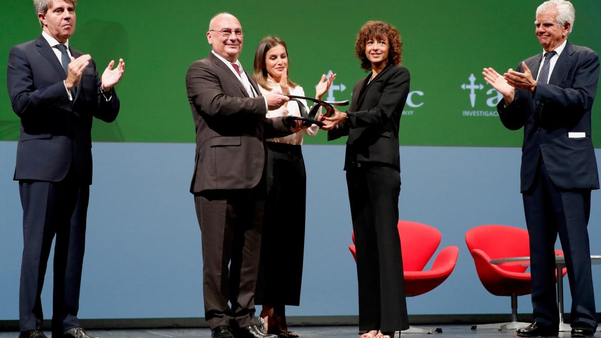 Garrido ha asistido a la entrega de las Ayudas a la Investigación en Cáncer AECC 2018 y los Galardones ‘V de Vida’ presidida por SM la Reina Letizia ©Casa Real Garrido ha asistido a la entrega de las Ayudas a la Investigación en Cáncer AECC 2018 y los Galardones ‘V de Vida’ presidida por SM la Reina Letizia ©Casa Real