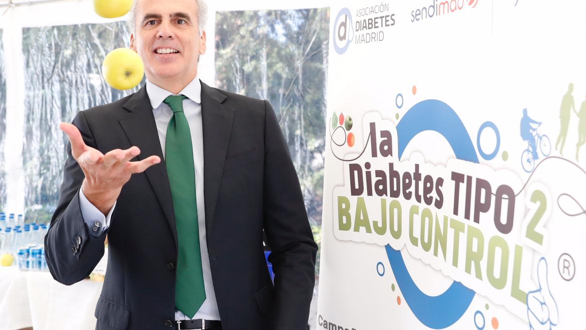El consejero de Sanidad visita el dispositivo especial, que ofrece información sobre prevención y hábitos saludables El consejero de Sanidad visita el dispositivo especial, que ofrece información sobre prevención y hábitos saludables