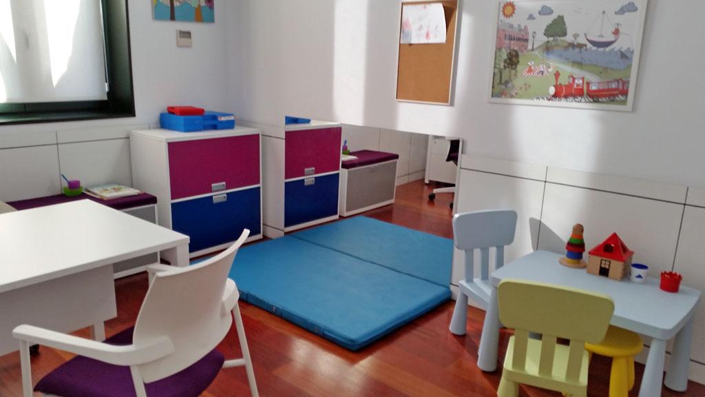 Sala de valoración del Centro Regional de Coordinación y Valoración Infantil (CRECOVI) Sala de valoración del Centro Regional de Coordinación y Valoración Infantil (CRECOVI)