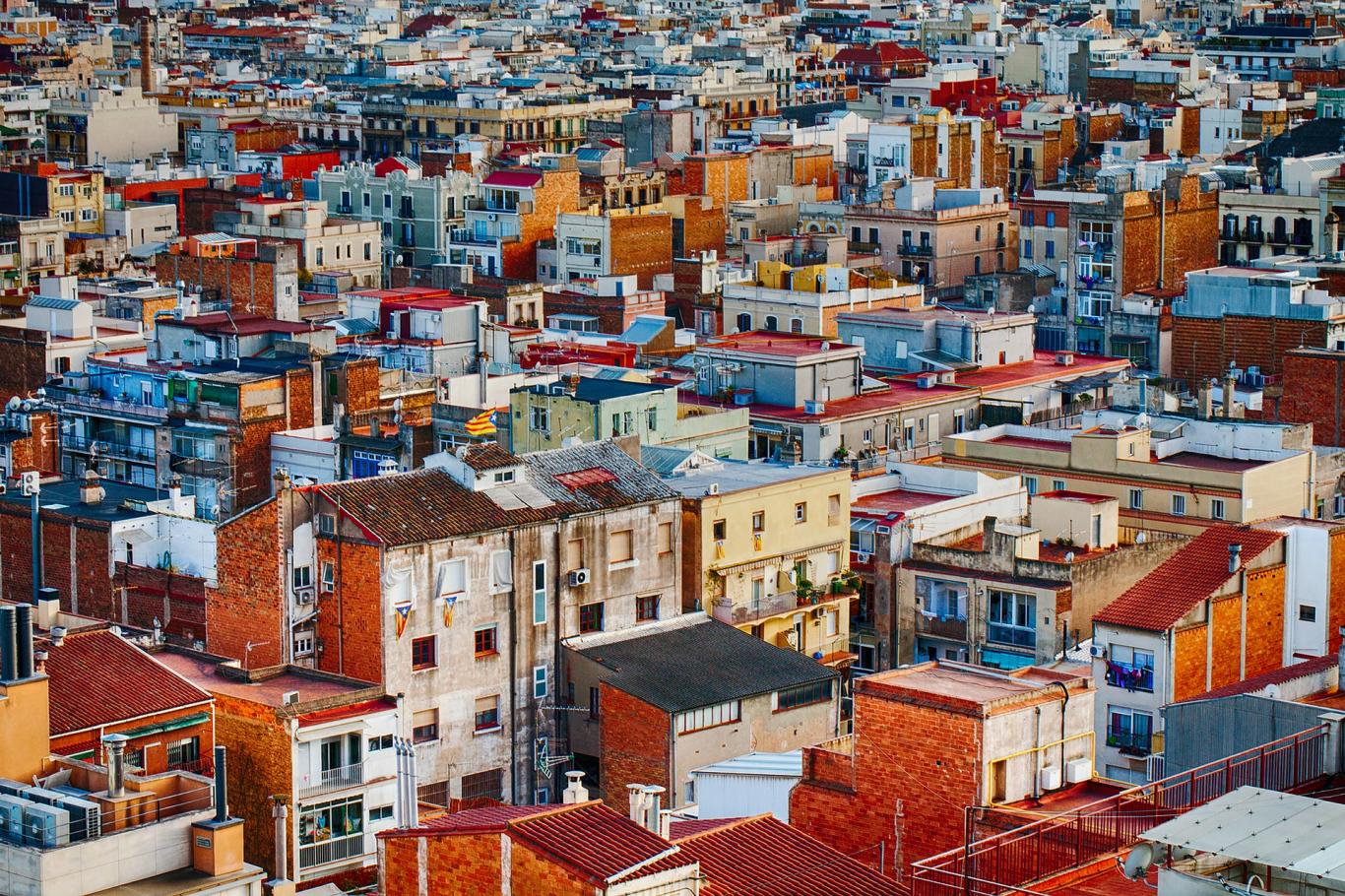 Red de oficinas de vivienda Vista de edificios de colores de una ciudad