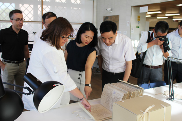 VISITA ARCHIVEROS CHINOS 013 629