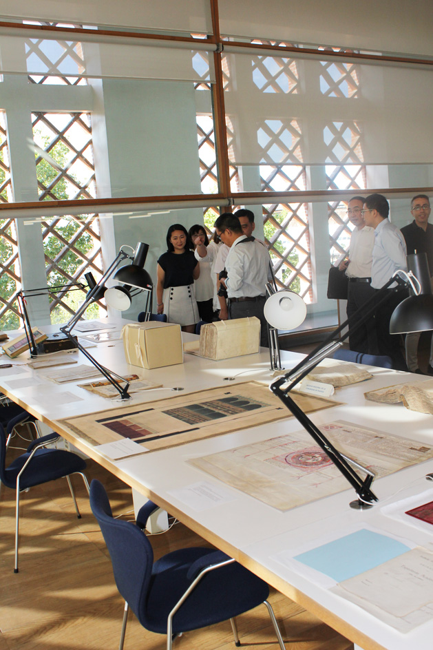 VISITA ARCHIVEROS CHINOS 017 629