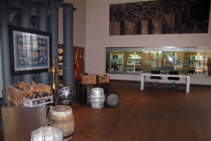 El Archivo Regional muestra el Fondo documental de Mahou en el 125 aniversario de su fundaci&oacute;n