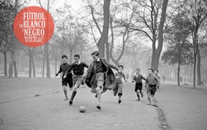 'F&uacute;tbol en blanco y negro. Madrid m&aacute;s all&aacute; de...'
