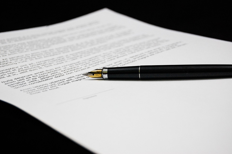 documento_y_pluma