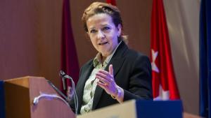 La consejera Fátima Matute durante la entrega de los reconocimientos a hospitales públicos
