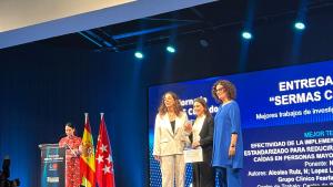 Nuria Alcolea recoge su premio