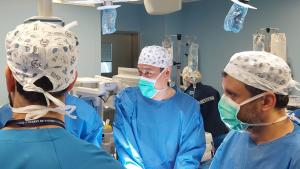 Hospital público Príncipe de Asturias El Hospital Príncipe de Asturias es el primero de España en implantar una innovadora prótesis que recupera la voz y la deglución