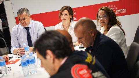 La presidenta Isabel Díaz Ayuso desde la Agencia de Seguridad y Emergencias 112 para coordinar desde la sala de crisis las labores de ayuda en el accidente ferroviario ocurrido en Toledo