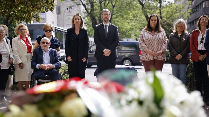 García Martín asiste a la conmemoración del 40º aniversario del atentado de la banda terrorista ETA el 25 de abril de 1986 en la calle Juan Bravo de la capital El consejero Miguel Ángel García Martín en el 40º aniversario del atentado de ETA en la calle Juan Bravo