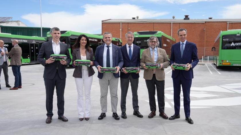 El consejero Rodrigo en la base operativa de la empresa Arriva