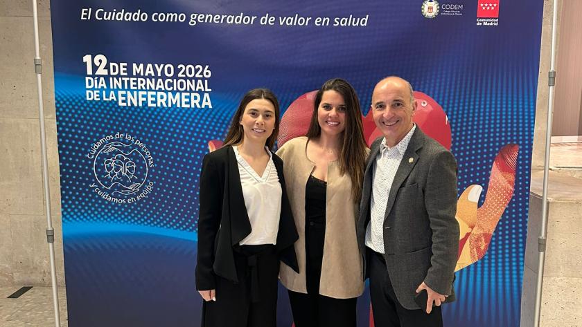 La enfermera de Atención Primaria Nuria Alcolea recibe el Premio a la Mejor Tesis Doctoral en la II Jornada SERMAS Cuidados Nuria Alcolea en la Jornada de Cuidados