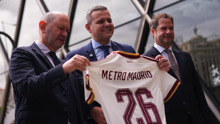 El consejero Rodrigo en un andén de Metro de Madrid