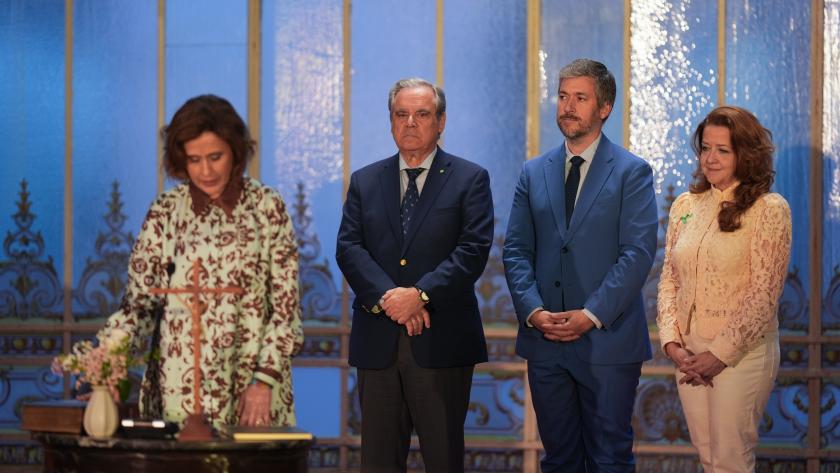 Fátima Matute y Miguel Ángel García en la toma de posesión de la nueva Junta de Gobierno del Colegio Oficial de Farmacéuticos de Madrid