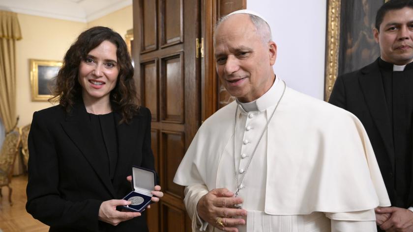 Díaz Ayuso, recibida en audiencia privada por el Papa León XIV en la Nunciatura La presidenta Isabel Díaz Ayuso en audiencia privada junto al Papa León XIV