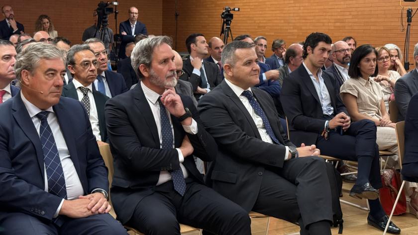 La Comunidad de Madrid refuerza su liderazgo en movilidad con las ampliaciones de Metro y la automatización de la Línea 6 El consejero Rodrigo en la clausura de la jornada organizada por el Instituto Atlántico de Gobierno y Madrid Calle 30
