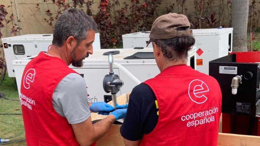 Imagen de los trabajos en Venezuela de dos de los profesionales de SUMMA 112 que se han desplazado a Venezuela con el equipo START