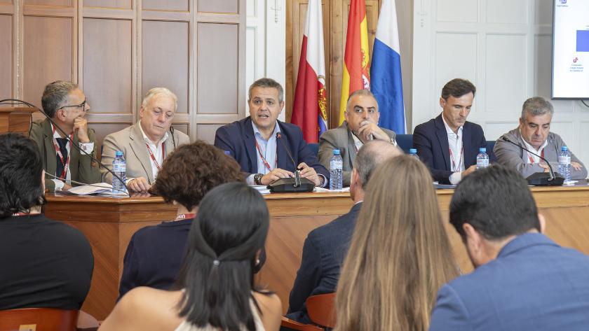 consejero Rodrigo en los Cursos de Verano de la Universidad Internacional Menéndez Pelayo