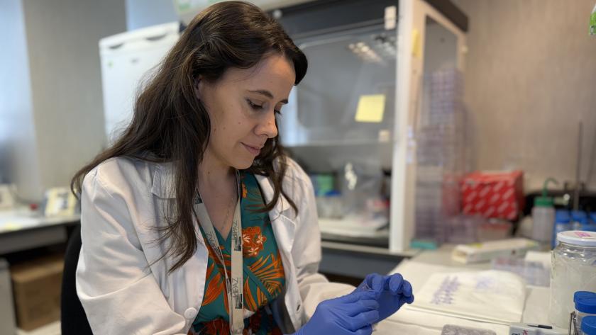 Investigadores del Hospital público La Paz de la Comunidad de Madrid identifican una proteína que explica la elevada agresividad del melanoma Investigadora del Hospital público La Paz