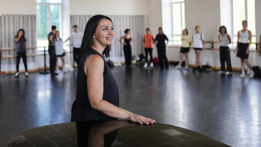 La Comunidad de Madrid forma a 143 bailarines como auxiliares de danza para enseñar a más de 23.000 alumnos este curso La Consejera Mercedes Zarzalejo en el Real Conservatorio Profesional de Danza Mariemma