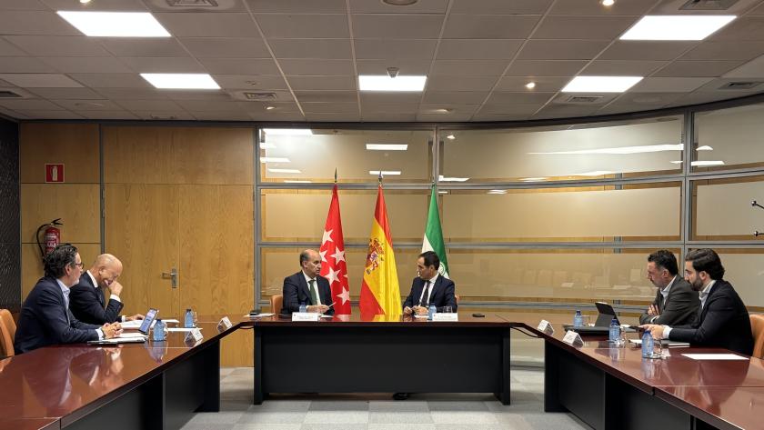 El consejero López-Valverde y su homólogo andaluz