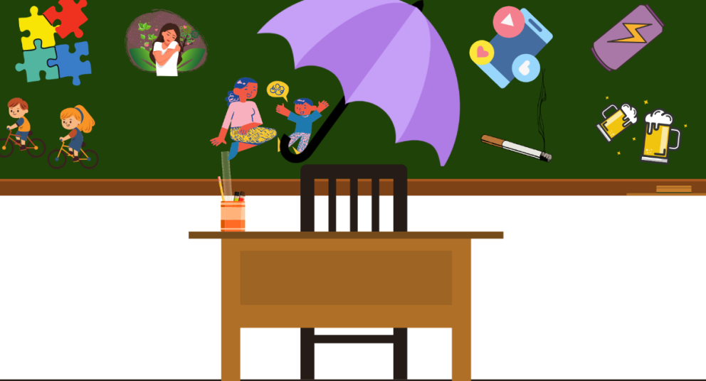 Ilustración de un aula con una pizarra verde con dibujos simbólicos como un paraguas protector, rompecabezas, actividades saludables y elementos relacionados con riesgos.