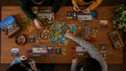 Personas jugando a juegos de mesa