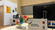 Trofeo y placa del sello de calidad de información juvenil