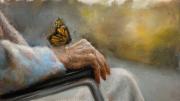 pintura de mano envejecida con una mariposa posada en ella