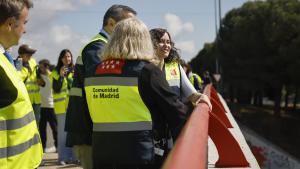 La presidenta Isabel Díaz Ayuso durante su visita a las obras de ampliación del tercer carril de la M-607