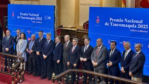 Los consejero Mariano de Paco y Carlos Novillo en el Premio Nacional de Tauromaquia