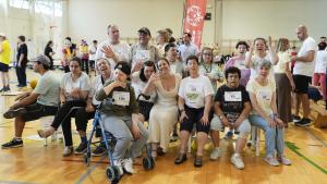 La Comunidad de Madrid organiza 62 jornadas de deporte inclusivo para personas con discapacidad de la Agencia Madrileña de Atención Social La consejera Dávila en el Centro Deportivo Municipal Moratalaz
