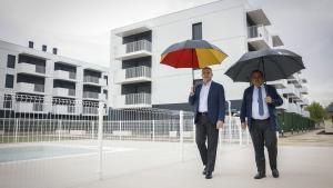 Rodrigo visita las obras de construcción de nuevas viviendas en Boadilla del Monte del Plan Vive El consejero Jorge Rodrigo durante su visita a las obras de construcción de 524 nuevas viviendas de alquiler asequible