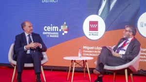 El consejero Miguel López-Valverde durante la mesa de diálogo Madrid Innovation District