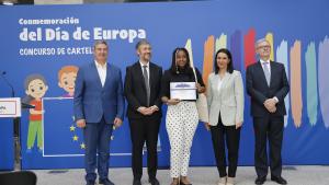 La Comunidad de Madrid conmemora el Día de Europa con la 22º edición del concurso escolar de carteles sobre la historia y los valores de la Unión Europea Los consejeros García Martín y Zarzalejo en la 22ª edición del tradicional concurso de carteles sobre la historia y los valores de la Unión Europea