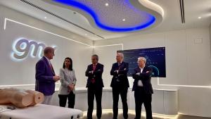 La consejera Mercedes Zarzalejo durante su visita para conocer el proyecto de tecnología cuántica Q-MIND
