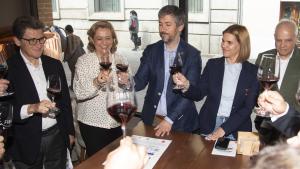 El consejero García Martín en una ruta de tapas en Alcalá de Henares