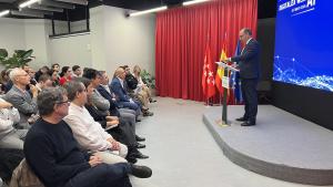 El consejero Miguel López-Valverde durante las jornadas que reúnen a empresas, expertos e inversores para tratar sobre la inteligencia artificial aplicada